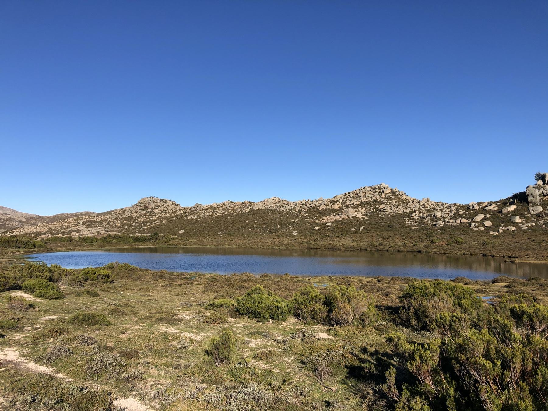 Lagoa de altitude num planalto